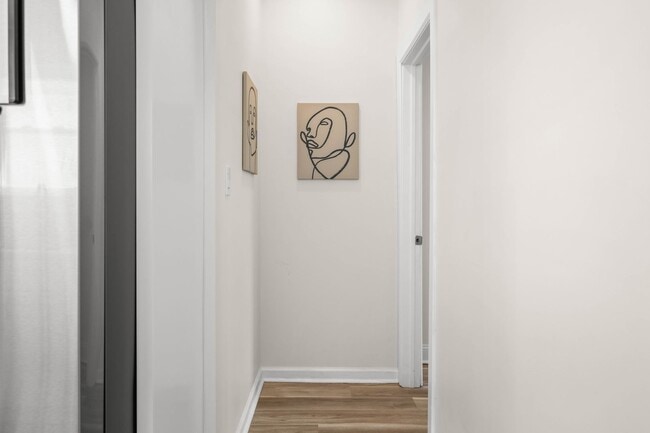 Building Photo - 1215 N Warman Ave