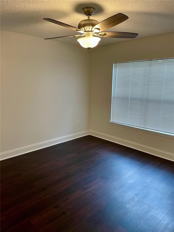 Building Photo - 2521 Grassy Point Dr