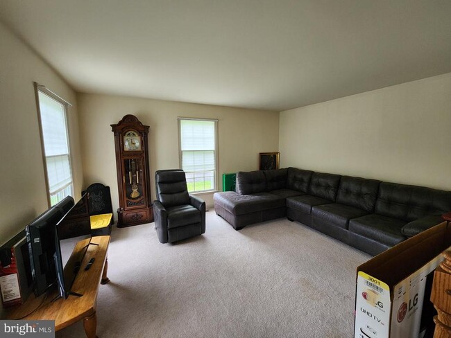 Building Photo - 109 Frederick Dr