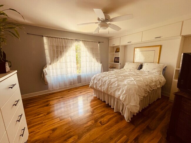 Building Photo - 596 Rio Grande Cir