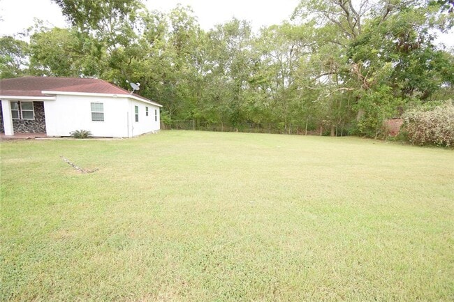 Building Photo - 2140 Hwy 6