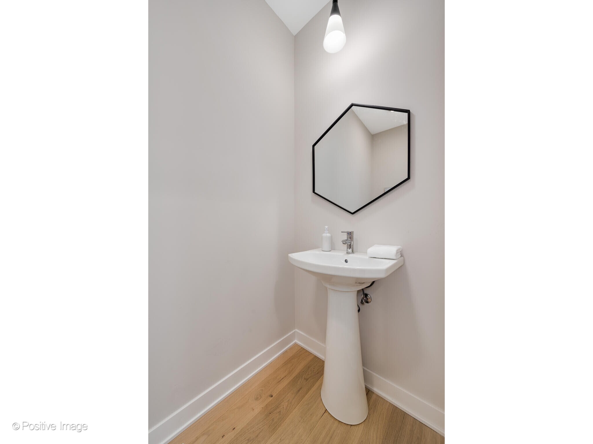 Building Photo - 1631 N Lawndale Ave