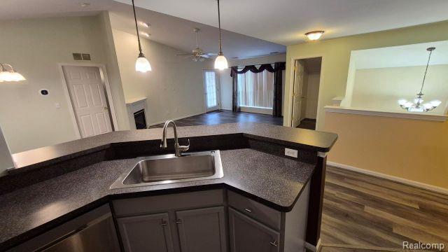 Building Photo - 5203 Chesapeake Cir