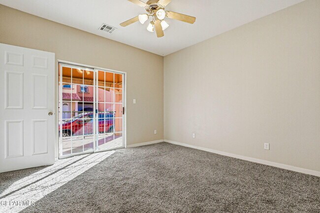 Building Photo - 3150 N Yarbrough Dr