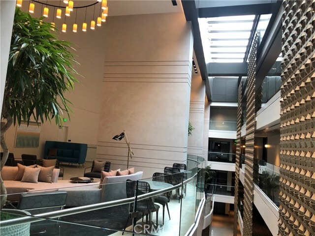 Building Photo - 400 S Broadway