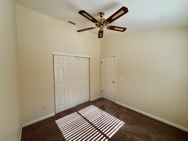 Building Photo - Spacious 3BD/2BA Home with 2-Car Garage in Desirable Antelope