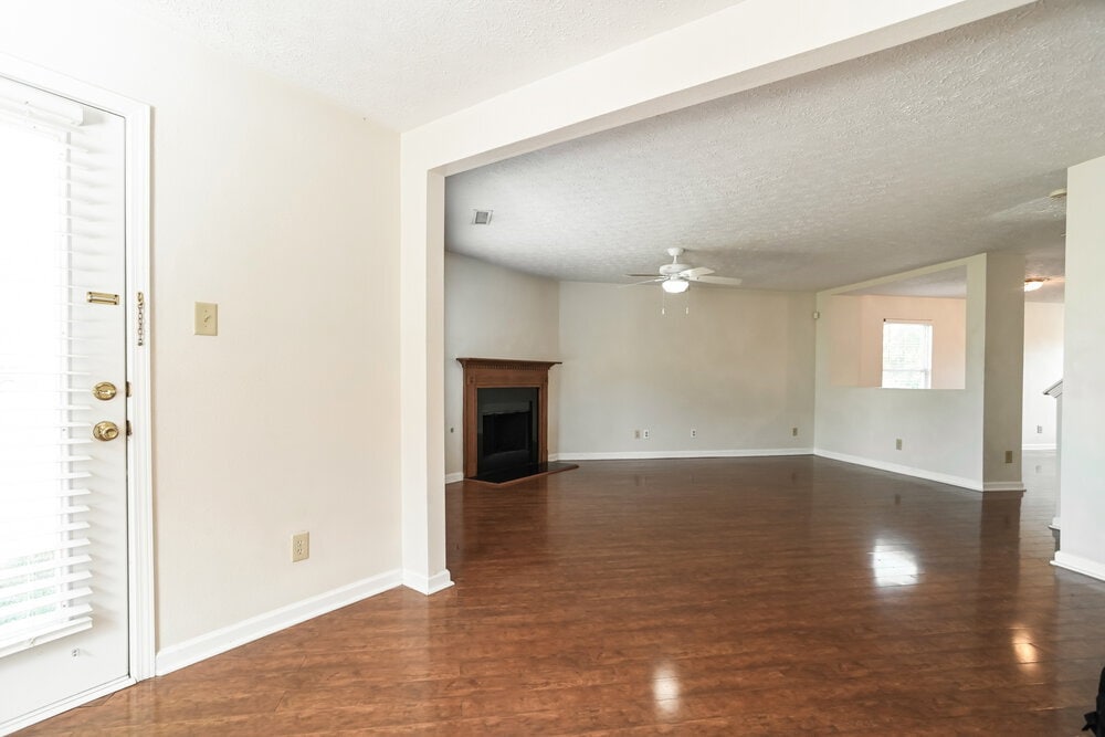 Building Photo - 14202 Luscombe Farm Rd