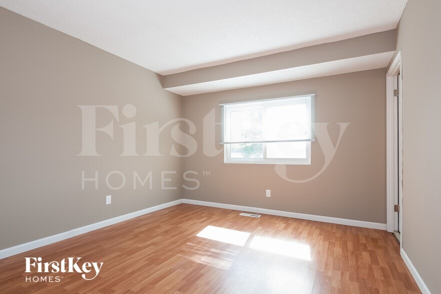 Building Photo - 9553 Winkler Dr