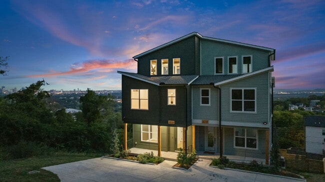 Building Photo - "Spacious 4-Bed, 4-Bath Gem in Nashville -...