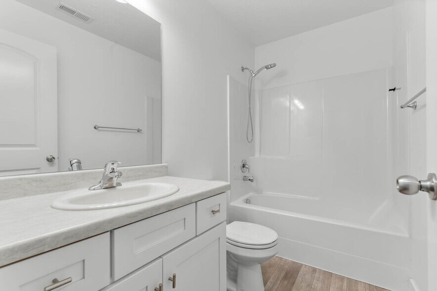Building Photo - 16042 S Bodmin Way