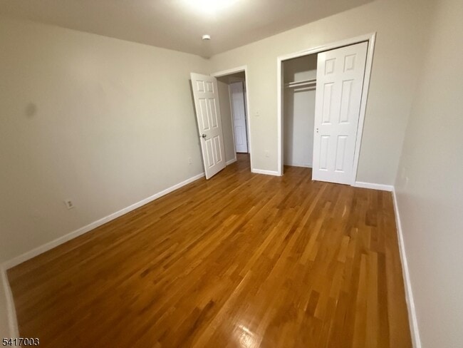 Building Photo - 335 Broadway