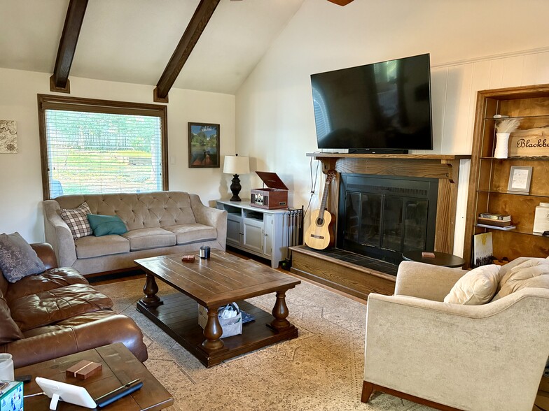 Building Photo - 8909 Ormand Ln