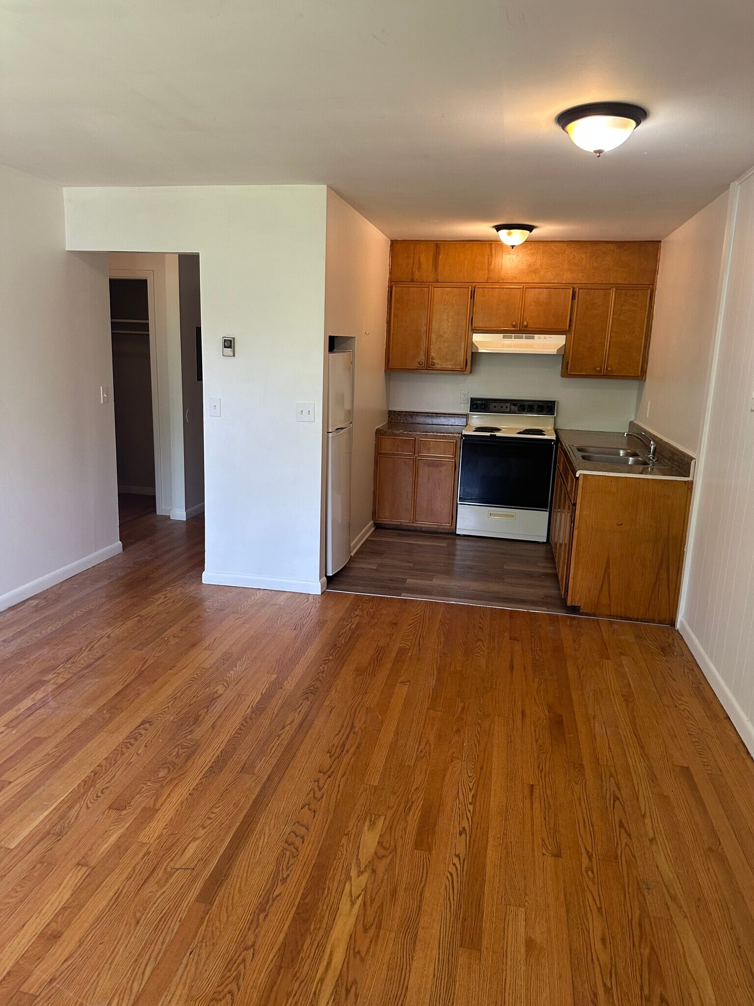 Building Photo - 2441 Old Knoxville Pike