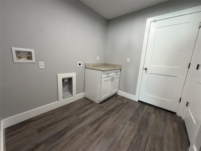 Building Photo - 11734 Orange Ct