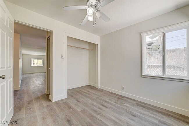 Building Photo - 1405 E Bridger Ave