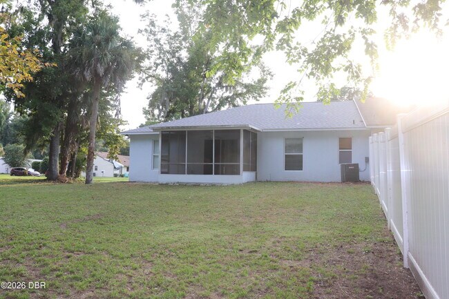 Building Photo - 1061 Oak Forest Cir