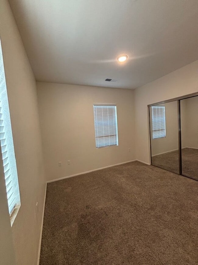 Building Photo - Upscale Living: Stunning 5-Bedroom, 3-Bath...