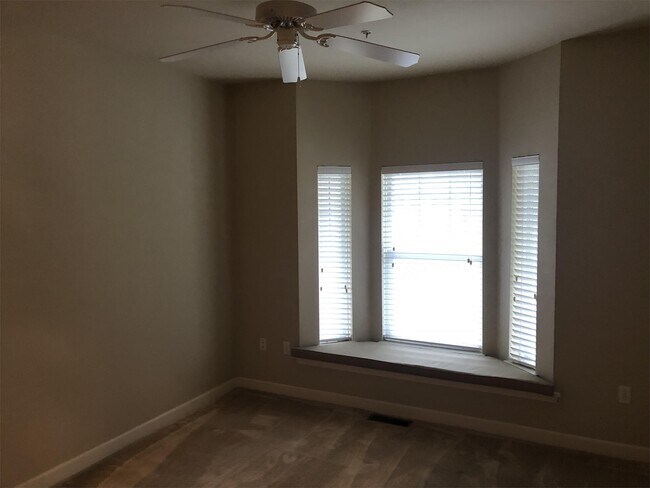 Building Photo - 2750 Mcknight Crossing Ct