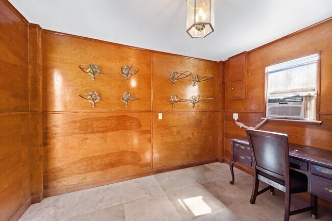 Building Photo - 13717 E Citrus Dr