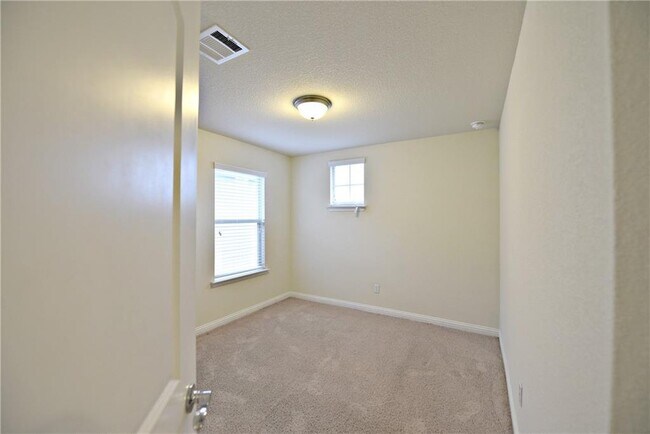 Building Photo - 16015 Remington Reserve Way