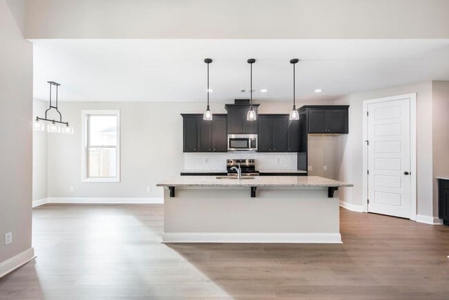 Building Photo - 402 Otters Rdg Dr