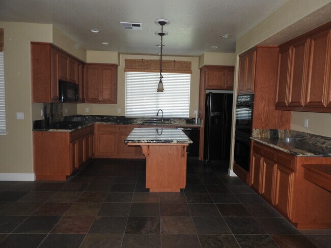 Building Photo - Gorgeous Home with Pool in Beautiful El Do...