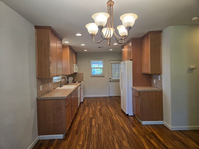 Building Photo - 5437 Griffin Rd