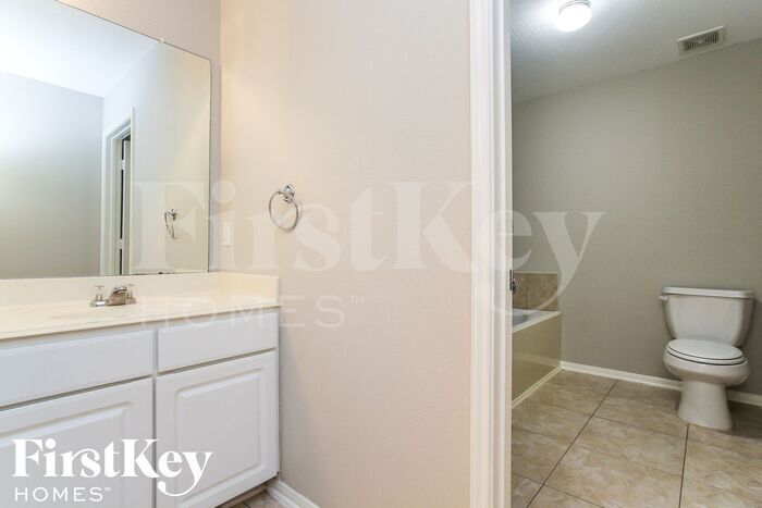 Building Photo - 9885 Hyacinth Way