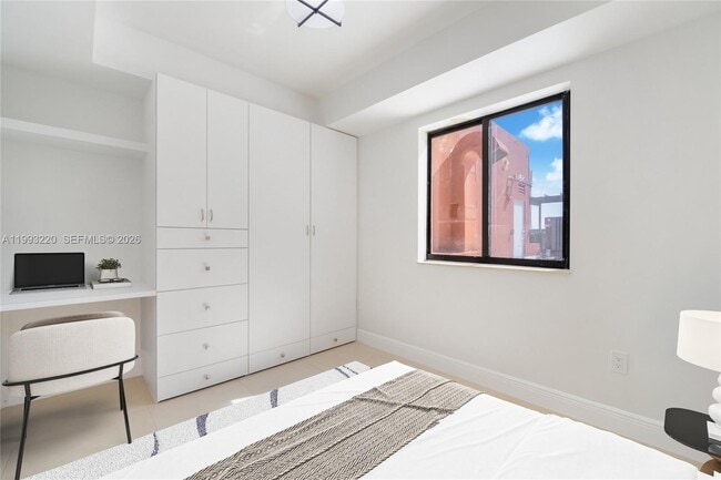 Building Photo - 671 Biltmore Way