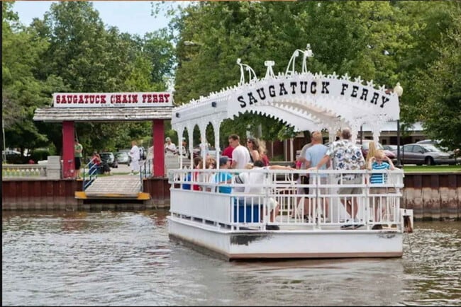 Building Photo - 807 Lake St