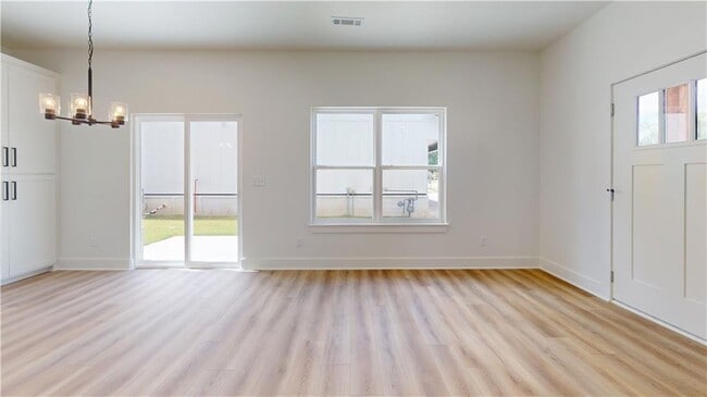 Building Photo - 510 W Olive St