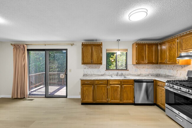 Building Photo - 103 Cliffside Dr
