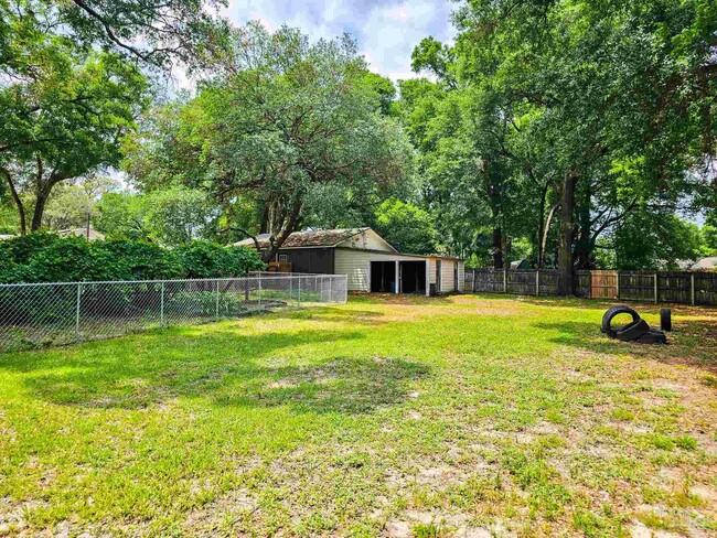 Building Photo - 4770 Skyline Dr