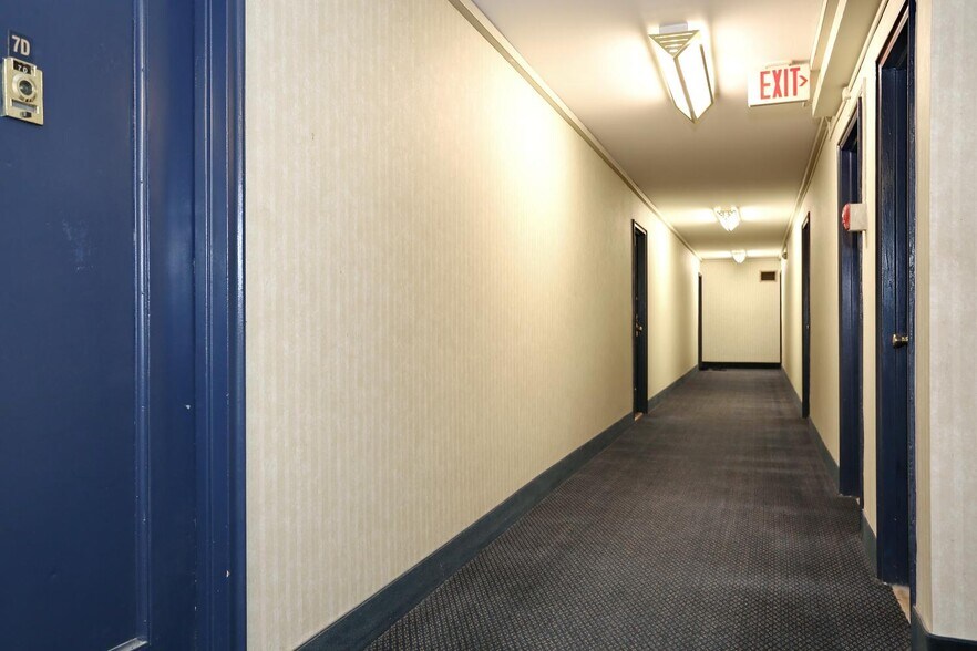 Building Photo - 6515 Boulevard E