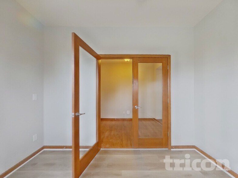 Building Photo - 6313 N Genoa Way