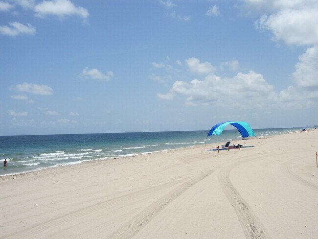 Building Photo - 1421 S Ocean Blvd