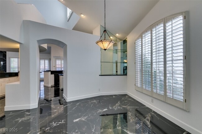 Building Photo - 174 Buena Ct