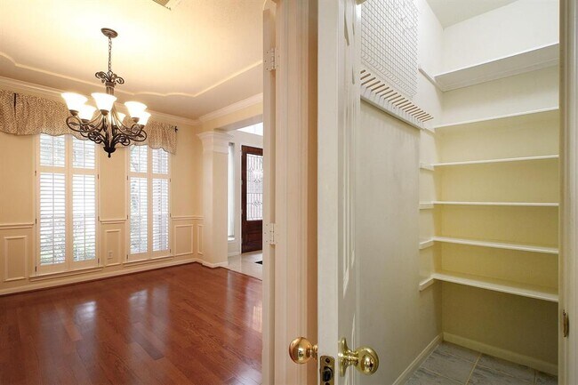 Building Photo - 18811 Cypress Chateau Dr