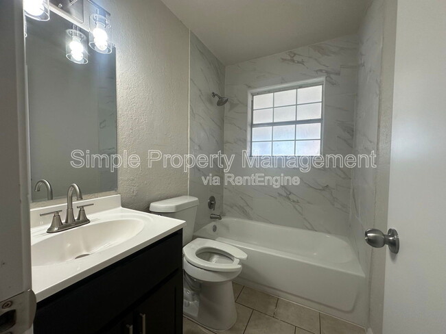 Building Photo - 5832 NW 31st Terrace