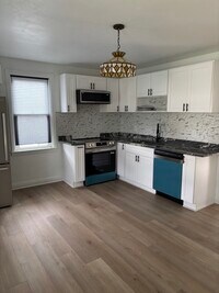 Building Photo - 210 Division St