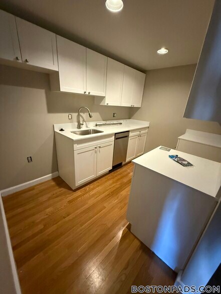 Building Photo - 1742 Washington St