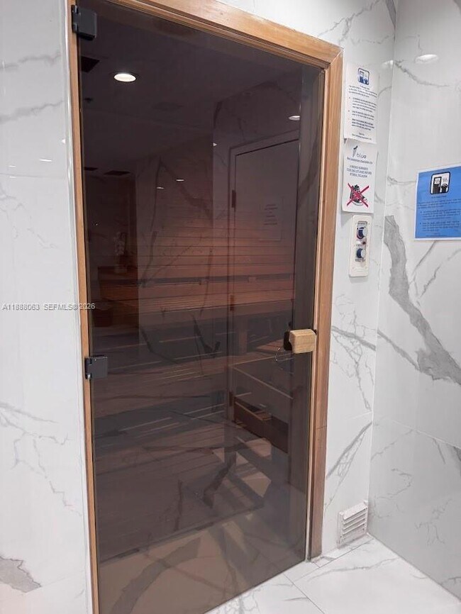 Building Photo - 601 NE 36th St