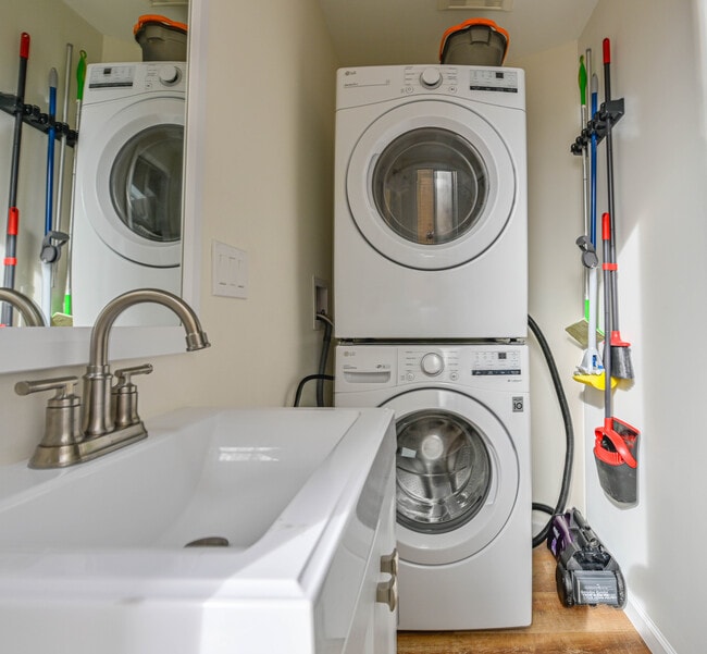 Laundry Room - 1428 Kearny St