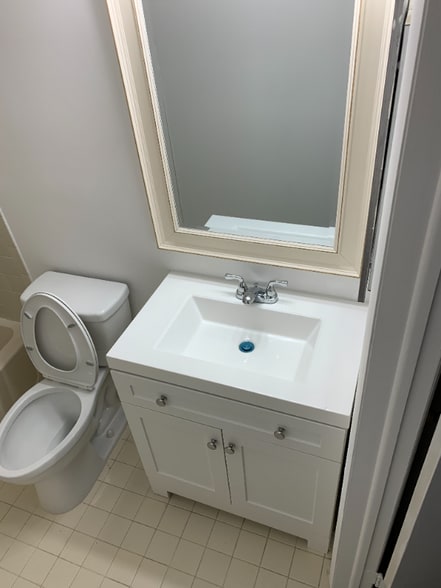 Building Photo - 1700 Ravens Crest Dr