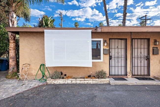 Building Photo - 105 Avenida Rosa