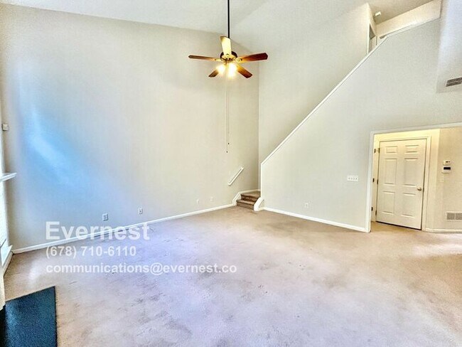 Building Photo - Comfortable 3-Bedroom Home with Prime Loca...