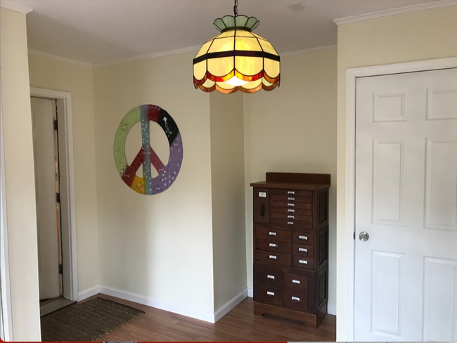 Building Photo - 99 Woodside S Ln