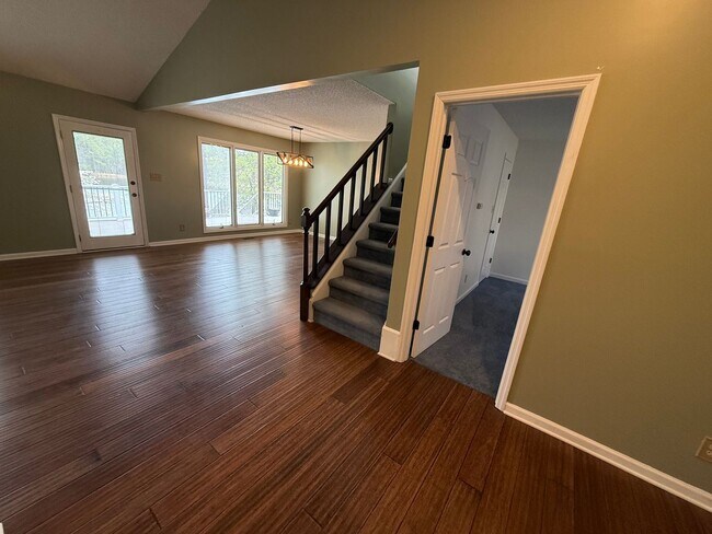 Building Photo - Carolina Lakes