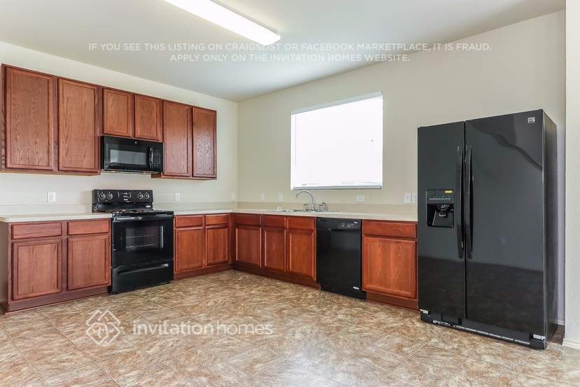 Building Photo - 2300 Bray Village Dr