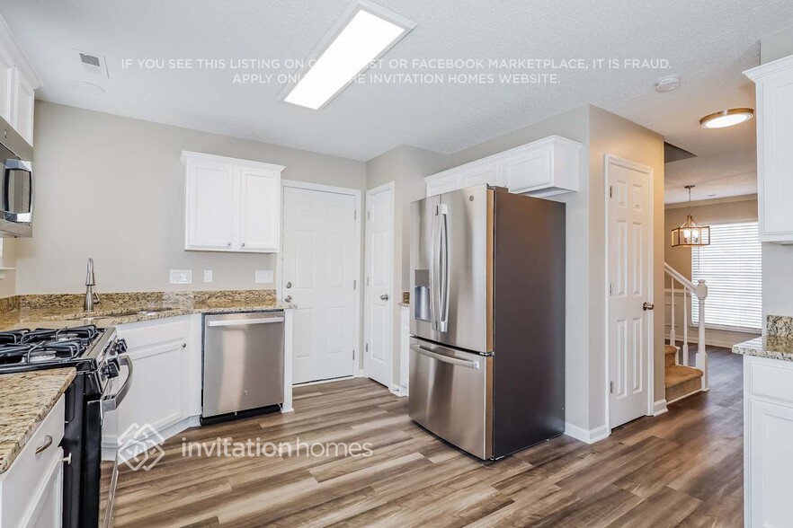 Building Photo - 3032 Hawick Commons Dr